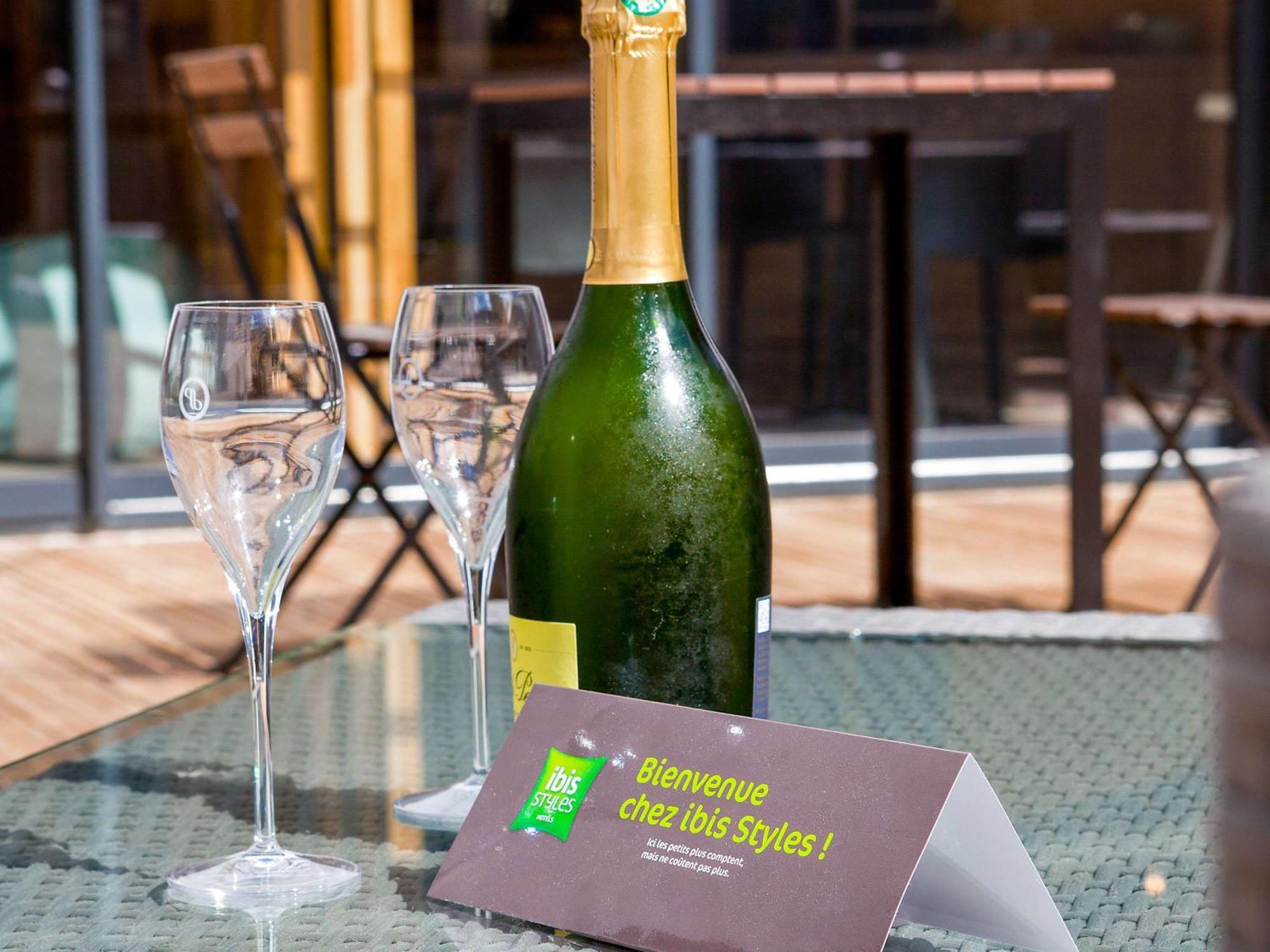 Готель Ibis Styles Chalons En Champagne Centre Екстер'єр фото