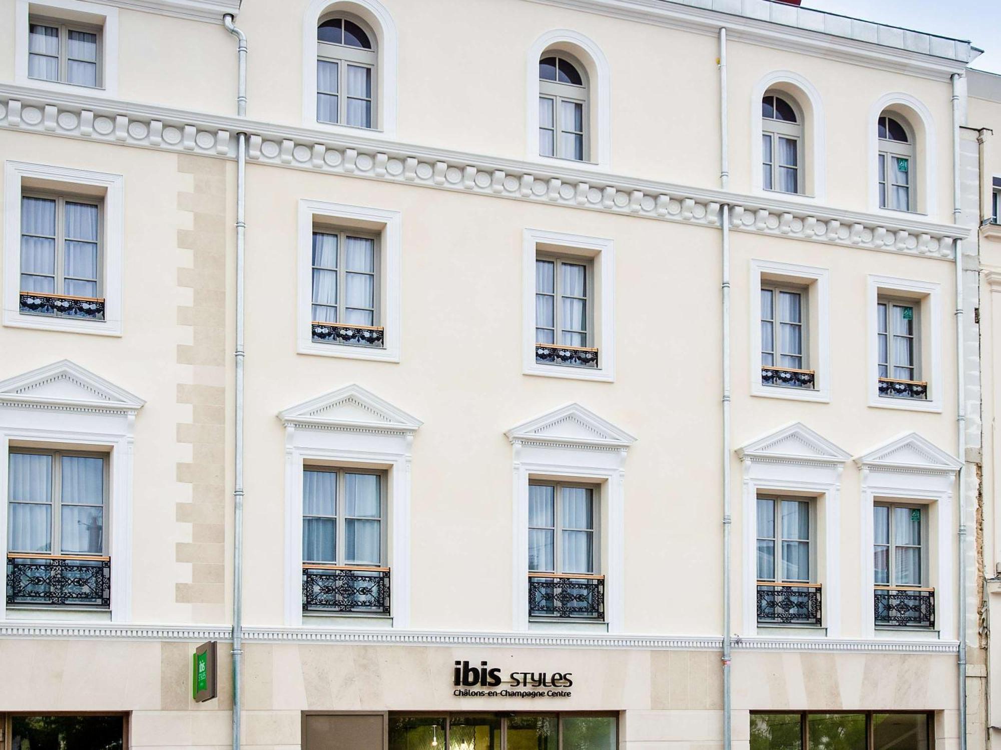 Готель Ibis Styles Chalons En Champagne Centre Екстер'єр фото